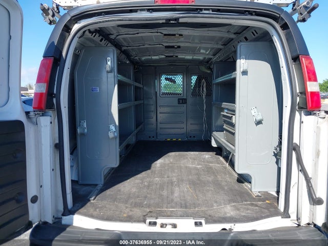 Chevrolet EXPRESS CARGO VAN 2017 1GCWGAFF1H1202567 Image 8