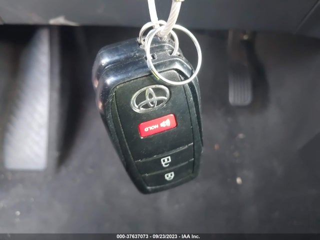 Toyota Corolla Cross Le 2022 7MUCAAAG3NV036142 Image 11