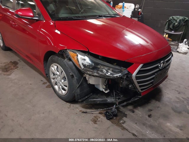 2018 HYUNDAI ELANTRA SE VIN: 5NPD74LF0JH271827
