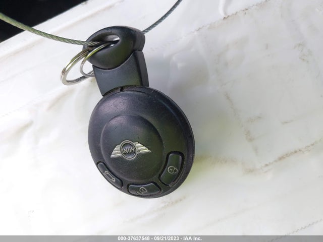 2011 MINI COOPER HARDTOP WMWSV3C57BTY14017 Photo 10