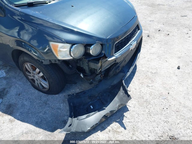 Chevrolet SONIC LT 2014 1G1JC5SB9E4221676 Image 6