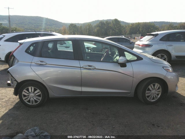 Honda FIT LX 2017 3HGGK5H55HM708406 Image 14