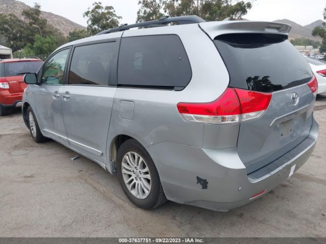 2014 TOYOTA SIENNA 5TDYK3DC3ES519809 Photo 2