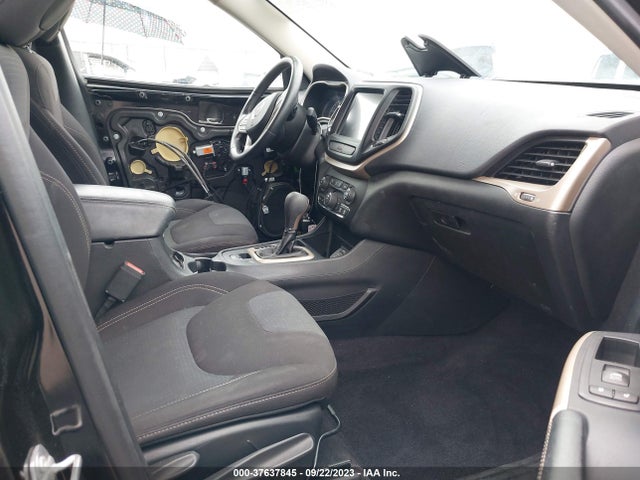 1C4PJLCS0HW574567 Jeep Cherokee Latitude