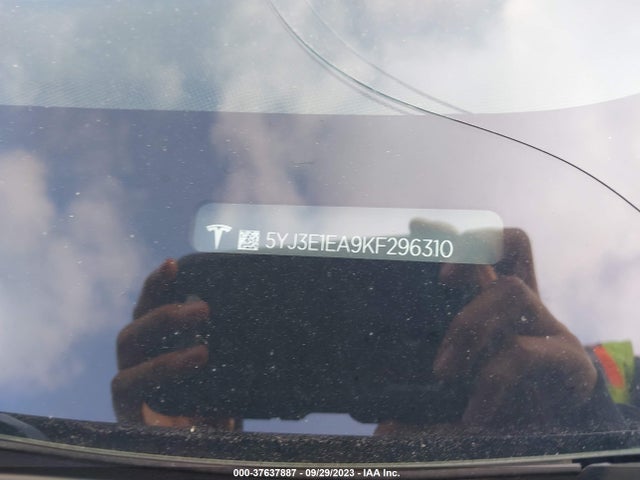 2019 Tesla 3, VIN: 5YJ3E1EA9KF296310