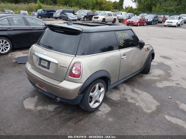 2011 MINI COOPER WMWSU3C57BT093281 Photo 3