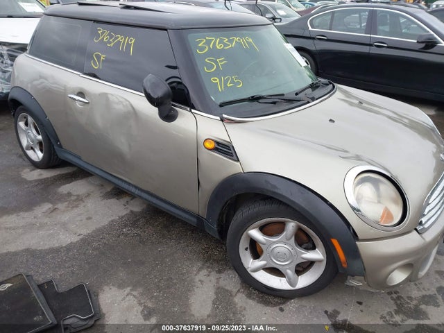 2011 MINI COOPER WMWSU3C57BT093281 Photo 5