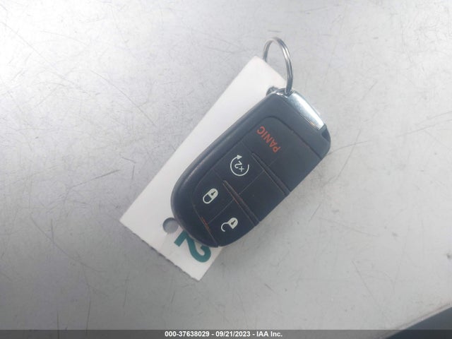 3C4NJCBB2JT263274 Jeep Compass Latitude