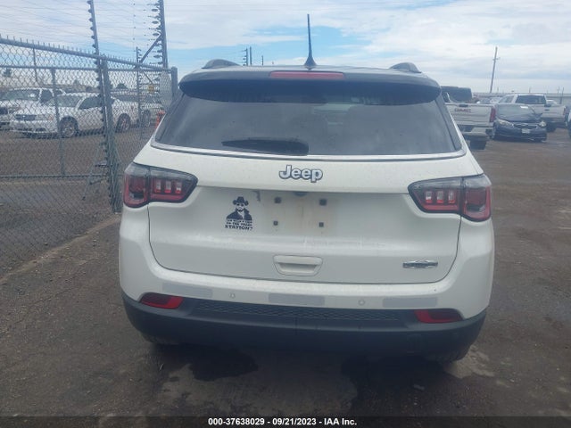 3C4NJCBB2JT263274 Jeep Compass Latitude
