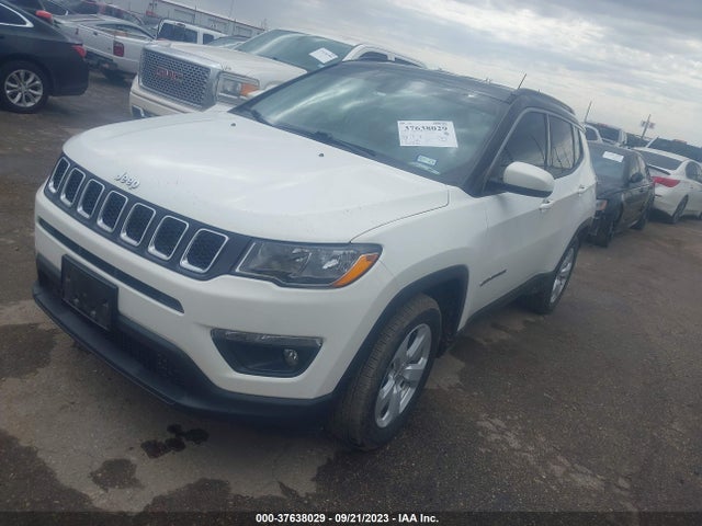 3C4NJCBB2JT263274 Jeep Compass Latitude