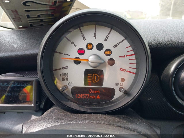 2011 MINI COOPER S CLUBMAN WMWZG3C57BTY30386 Photo 6