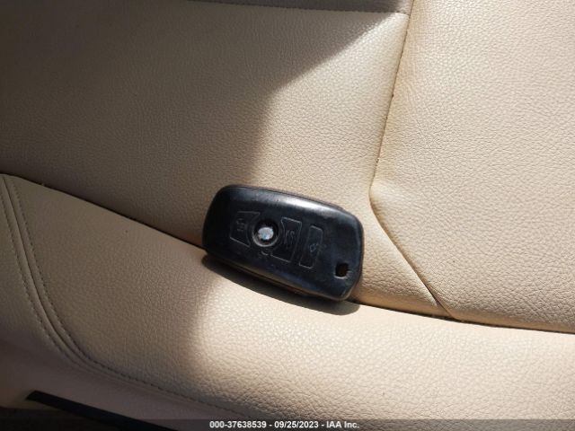WBA3B1G59FNT63422 BMW 3 Series 320i