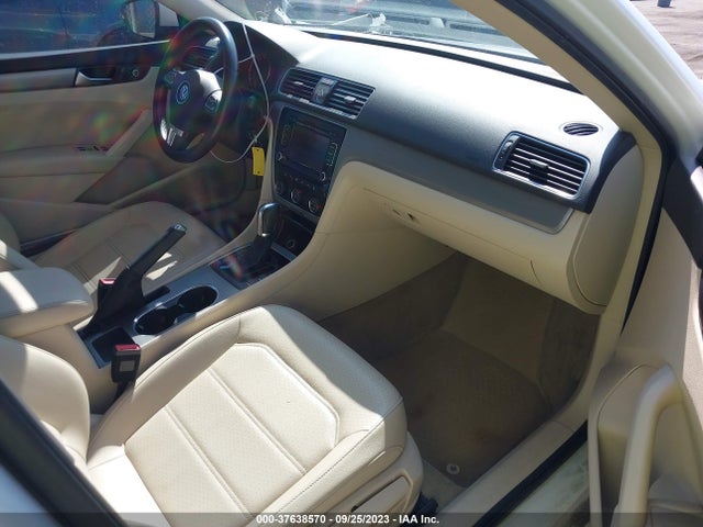 1VWBT7A32EC080938 Volkswagen Passat Se W/sunroof