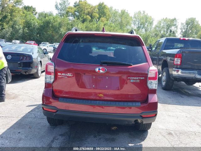 JF2SJAGC3JH565634 Subaru Forester Premium
