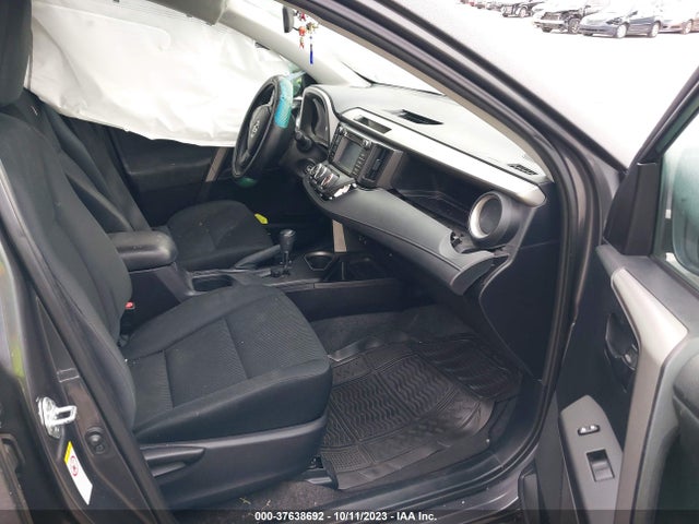 2T3ZFREV7GW308397 Toyota RAV4 LE