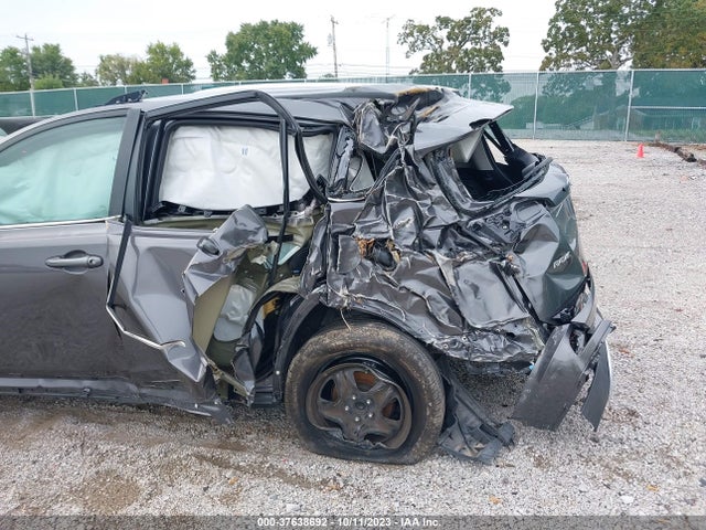 2T3ZFREV7GW308397 Toyota RAV4 LE