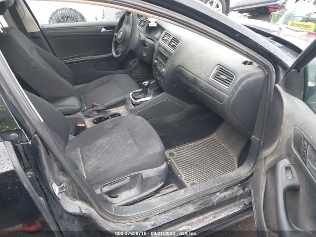 3VW2K7AJ4EM441943 Volkswagen Jetta Sedan S