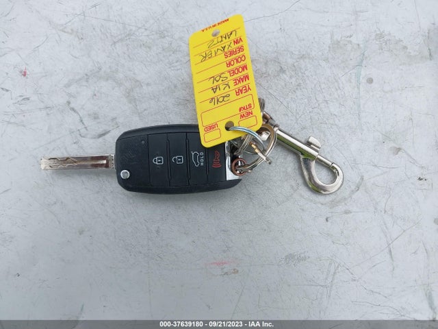 KIA SOUL + 2016 KNDJP3A52G7403832 Image 11