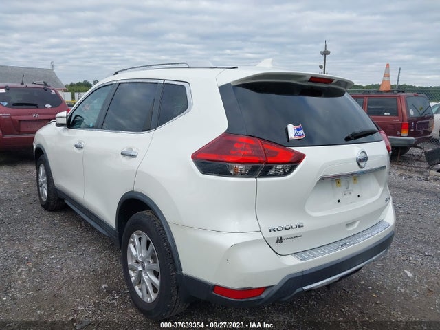 2018 NISSAN ROGUE SV VIN: KNMAT2MV5JP507613