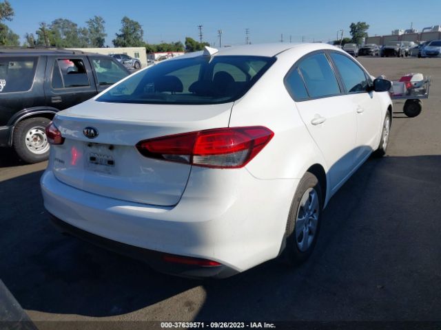 3KPFL4A75JE271245 KIA FORTE LX