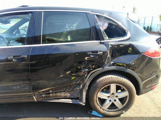 2011 PORSCHE CAYENNE WP1AB2A24BLA43878 Photo 5