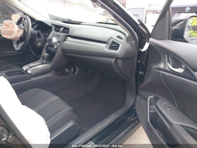 19XFC2F53JE039013 Honda Civic Sedan Lx