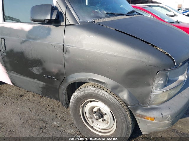 2000 CHEVROLET ASTRO CARGO VAN VIN: 1GCDM19W5YB100856