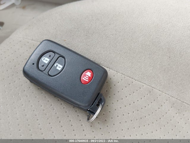 Toyota Prius Four 2015 JTDKN3DU2F0440559 Image 11