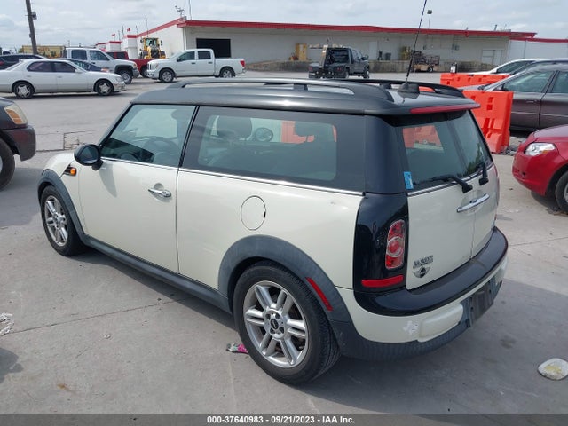 2011 MINI COOPER CLUBMAN WMWZF3C57BT188206 Photo 2