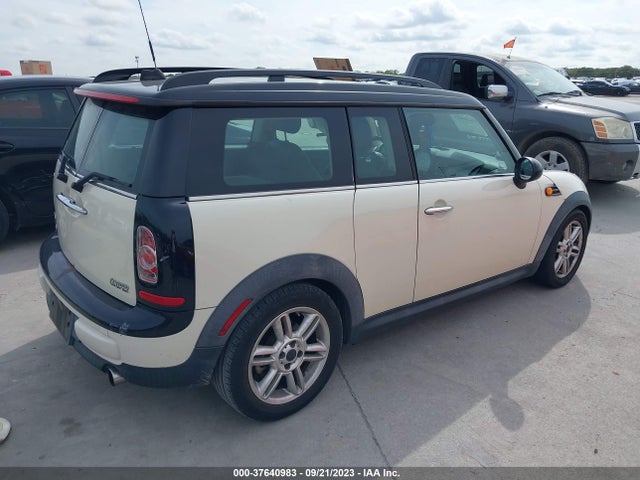 2011 MINI COOPER CLUBMAN WMWZF3C57BT188206 Photo 3
