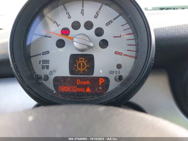 2011 MINI COOPER CLUBMAN WMWZF3C57BT188206 Photo 6