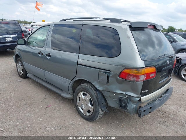 1998 TOYOTA SIENNA XLE VIN: 4T3ZF13C4WU055685