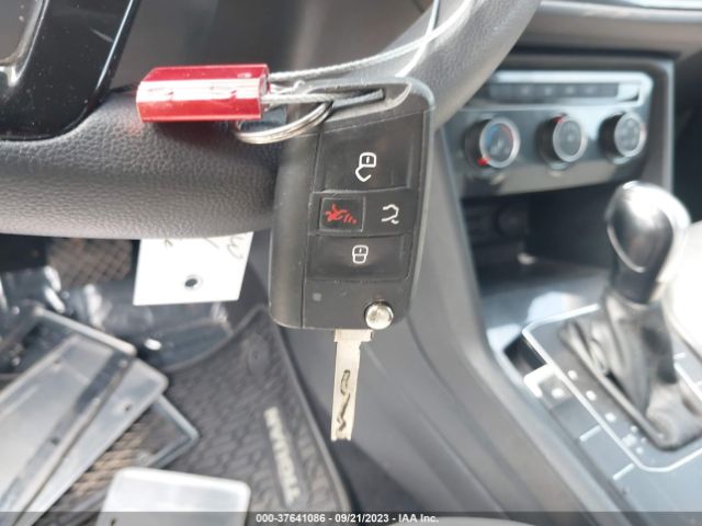 2018 VOLKSWAGEN TIGUAN 3VV1B7AX9JM090929 Photo 10