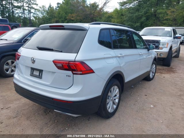 2018 VOLKSWAGEN TIGUAN 3VV1B7AX9JM090929 Photo 3