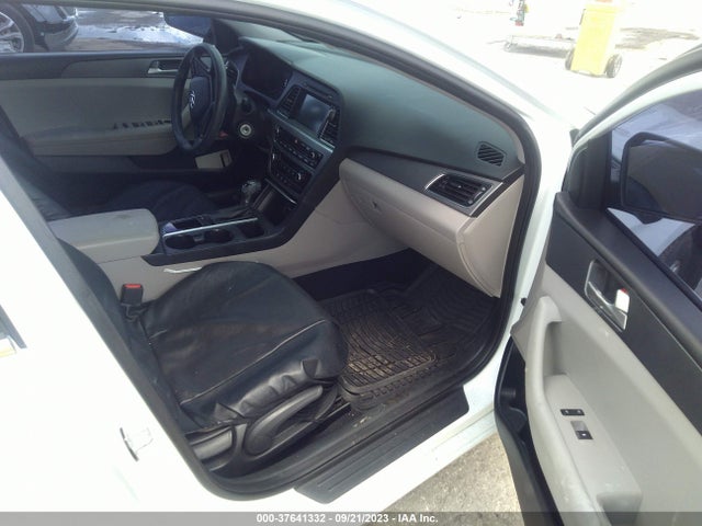 2016 HYUNDAI SONATA 2.4L SE VIN: 5NPE24AF3GH404854