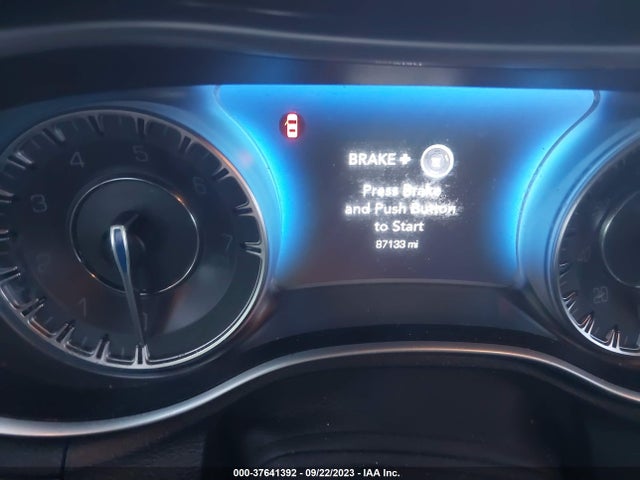 Chrysler 300 Touring 2018 2C3CCAAGXJH320434 Image 15