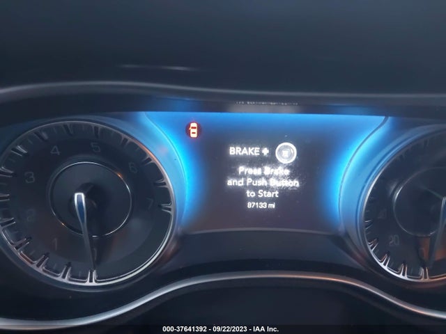 Chrysler 300 Touring 2018 2C3CCAAGXJH320434 Image 7
