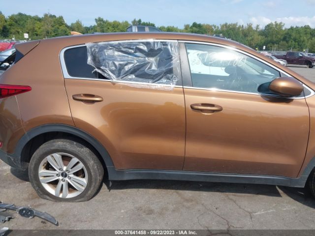 KNDPMCAC6J7365269 KIA Sportage Lx