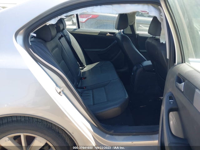 3VWD17AJ9FM220576 Volkswagen Jetta Sedan 1.8t Se W/connectivity