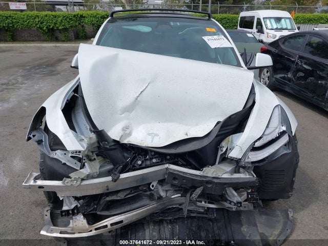 7SAYGDEE6NF491518 Tesla Model Y Long Range