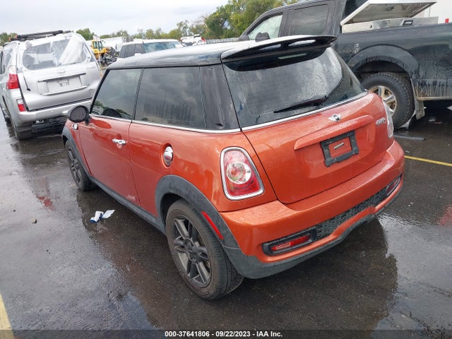 2012 MINI COOPER HARDTOP WMWSV3C54CTY16499 Photo 2
