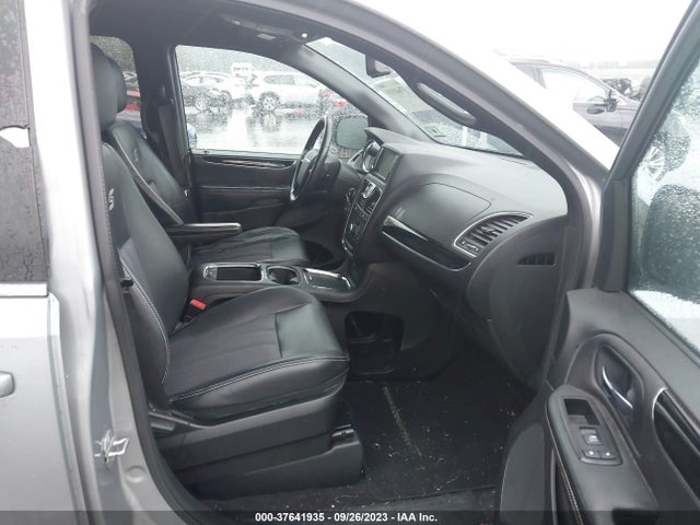 2C4RC1HG5ER108987 Chrysler Town & Country S