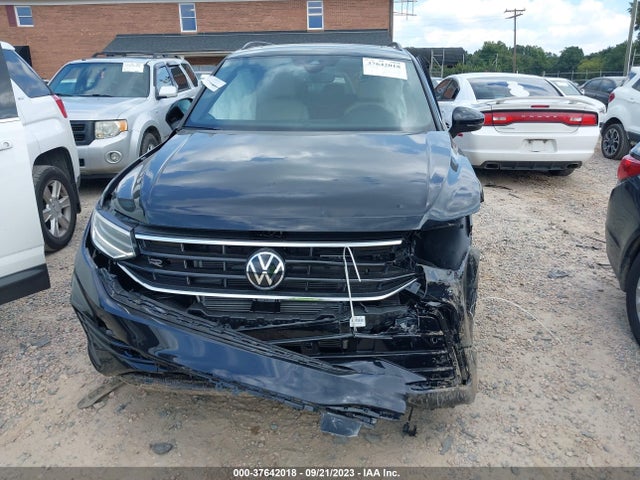 3VVCB7AX4PM122056 Volkswagen Tiguan Se R-line Black