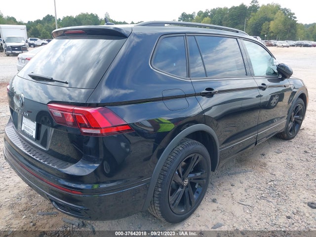 3VVCB7AX4PM122056 Volkswagen Tiguan Se R-line Black