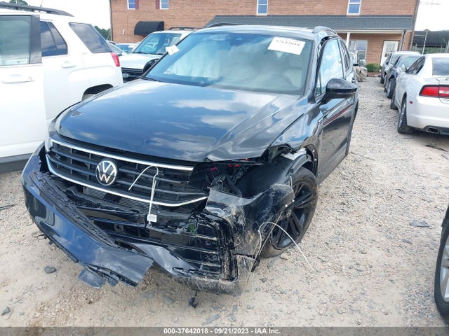 3VVCB7AX4PM122056 Volkswagen Tiguan Se R-line Black