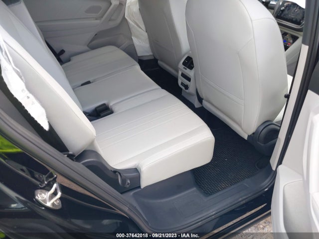 3VVCB7AX4PM122056 Volkswagen Tiguan Se R-line Black