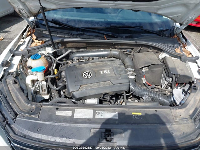1VWAT7A33HC005973 Volkswagen Passat 1.8t S