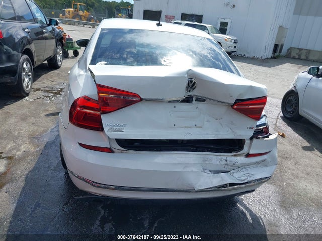 1VWAT7A33HC005973 Volkswagen Passat 1.8t S