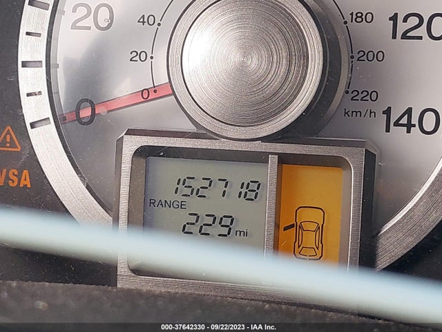 2011 HONDA PILOT LX VIN: 5FNYF4H24BB043369