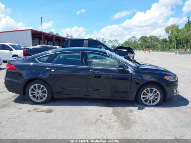 3FA6P0SU4KR161918 Ford Fusion Energi Titanium